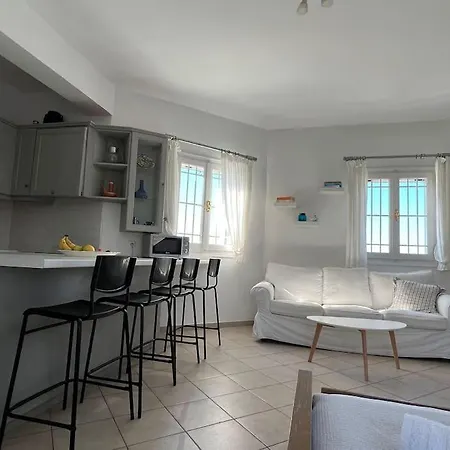 Beachfront-santa Marina Vacation * Parikia (Paros)