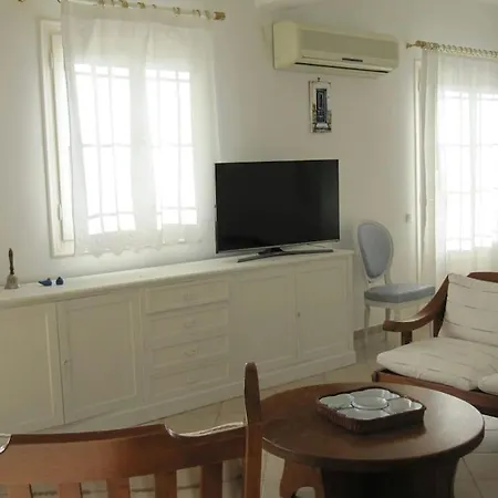 Beachfront-santa Marina Vacation *