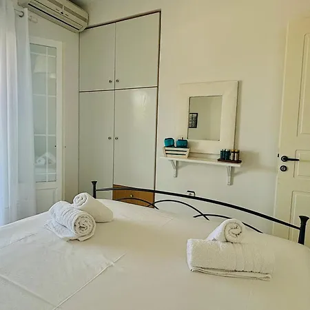 Beachfront-santa Marina Vacation Holiday home Parikia (Paros)