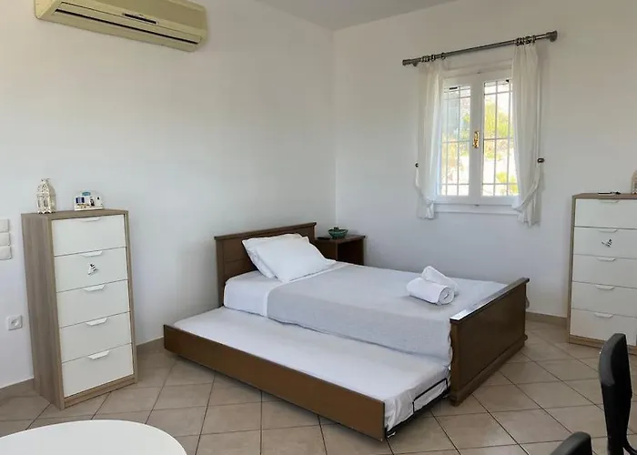 Beachfront-santa Marina Vacation Tatil Evi Páros