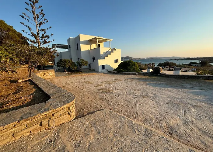 Beachfront-santa Marina Vacation Tatil Evi