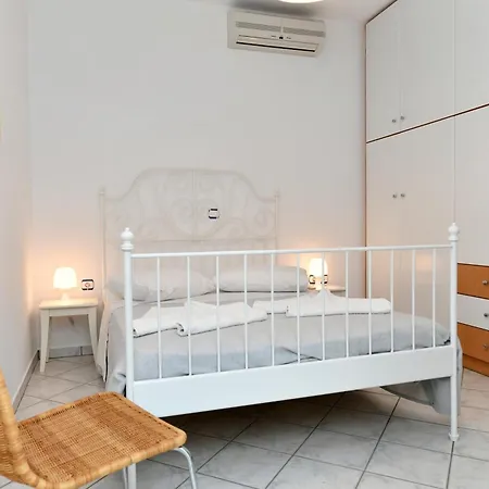 Beachfront-santa Marina Vacation * Páros