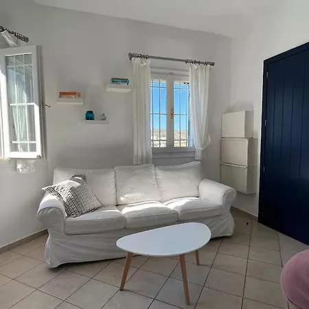 Beachfront-santa Marina Vacation 펜션
