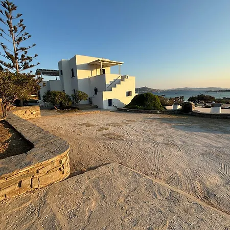 Beachfront-santa Marina Vacation 펜션
