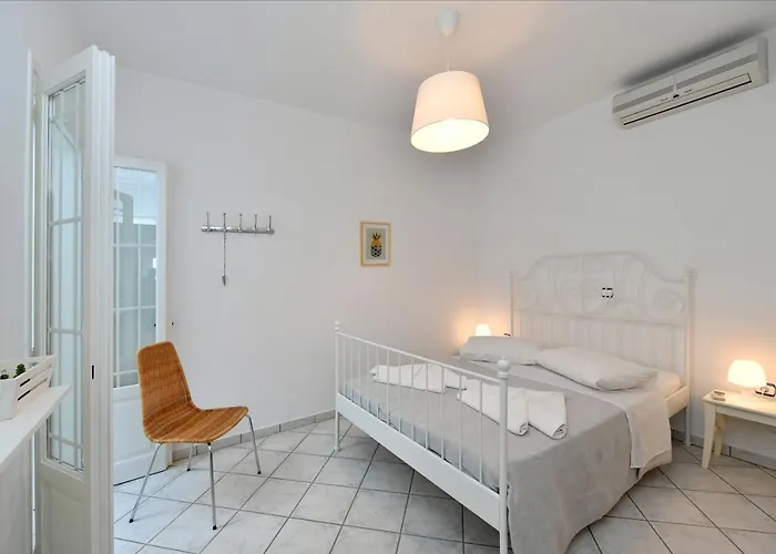 Beachfront-santa Marina Vacation بيت للعطل باروس