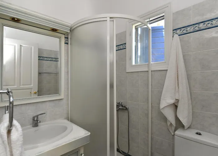 Beachfront-santa Marina Vacation باروس