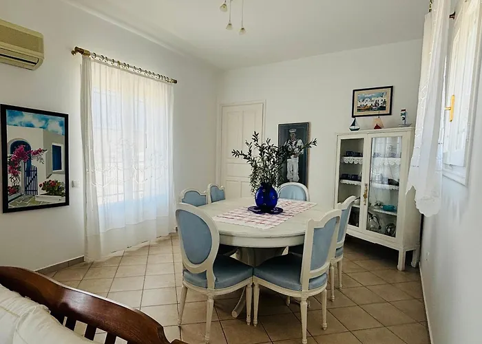 Beachfront-santa Marina Vacation *