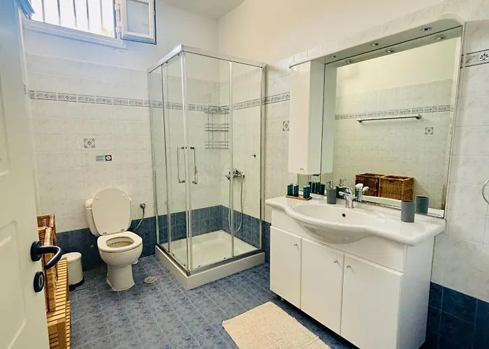 Beachfront-santa Marina Vacation بيت للعطل باروس