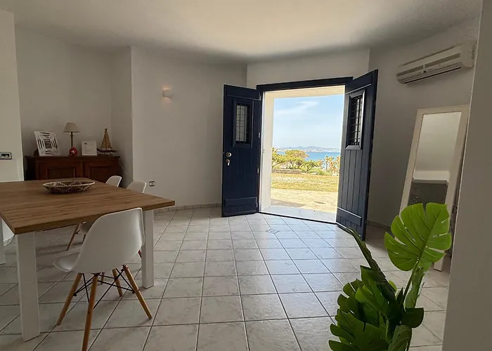 Beachfront-santa Marina Vacation بيت للعطل